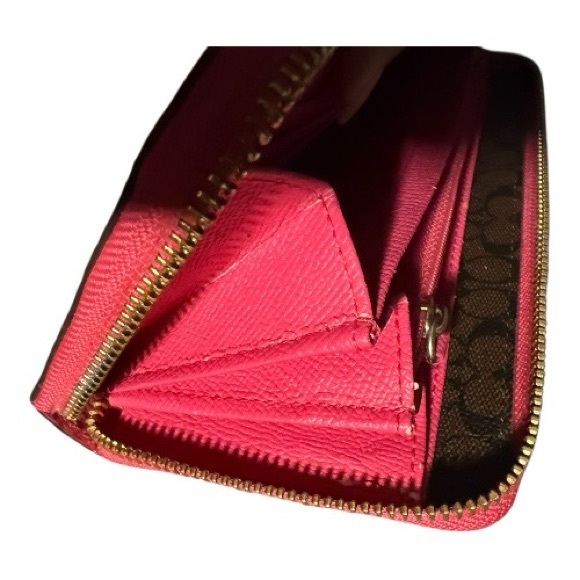 Coach Long Wallet - Picture 3 of 6